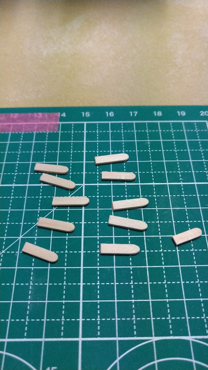 制作中のミニチュアアイス